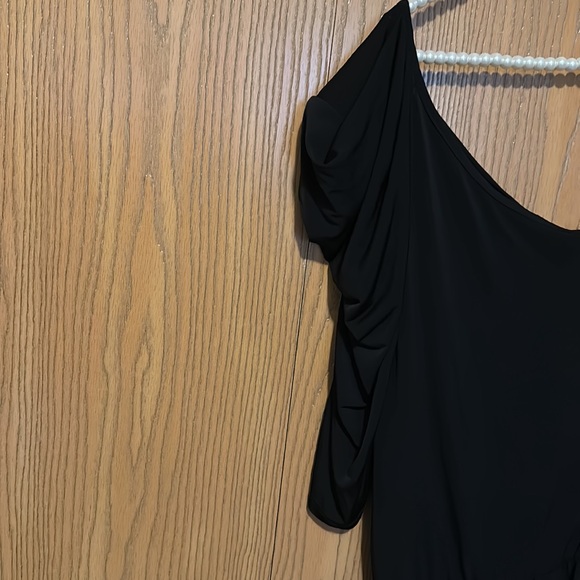 Beautiful black romper cold shoulder with drape sleeve - Picture 4 of 14